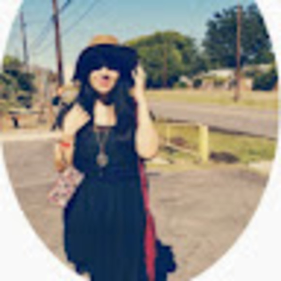 Meet your Posher, Ingrid - Picture 1 of 1